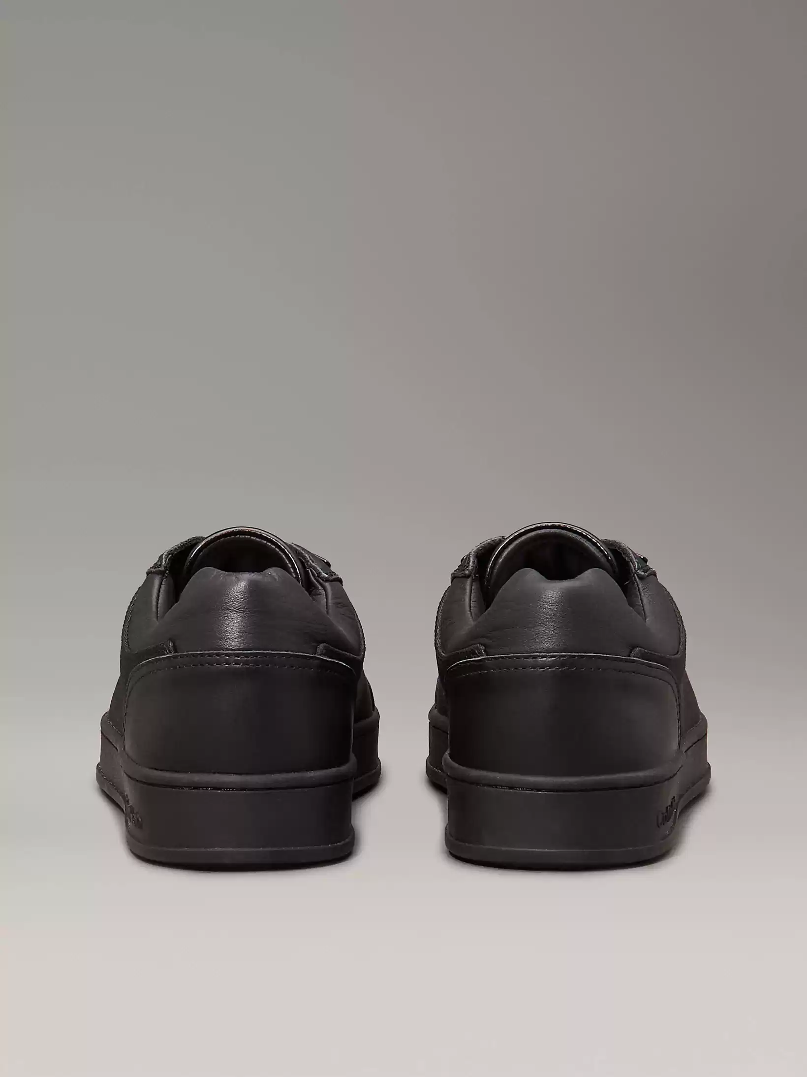 Guess  Erkek  Siyah Deri Logolu Sneaker