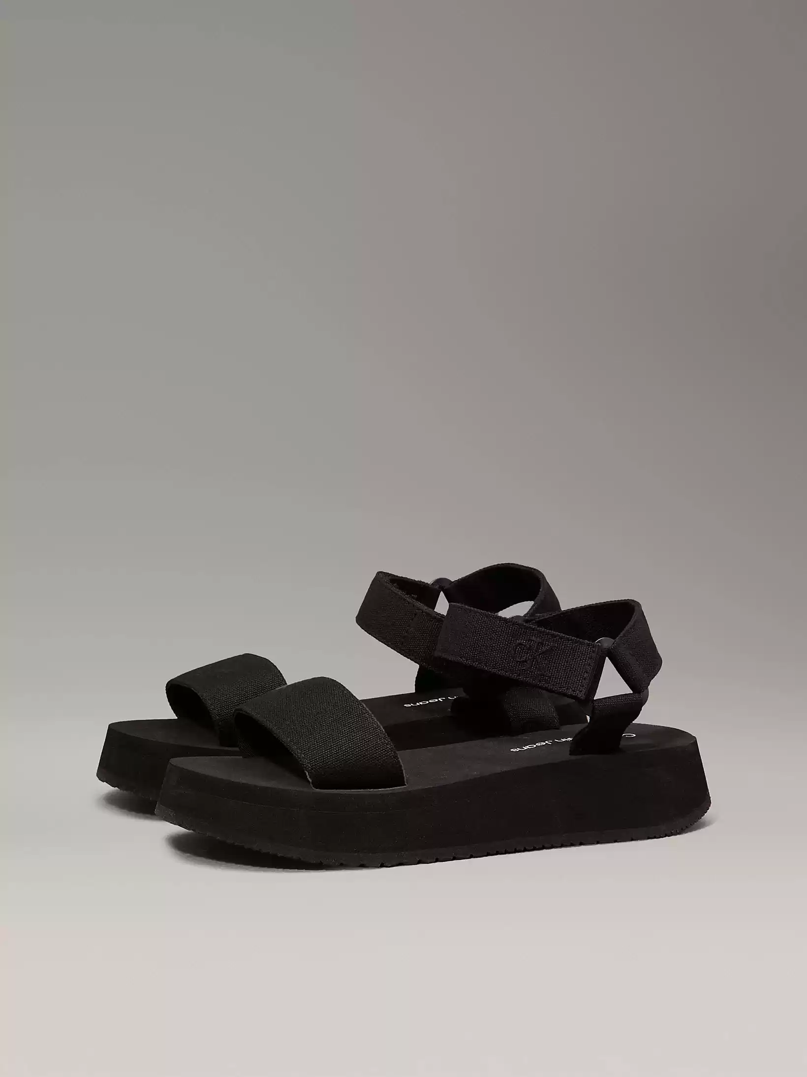 Calvin Klein  Kadın  Siyah  Tuval Platform Sandalet