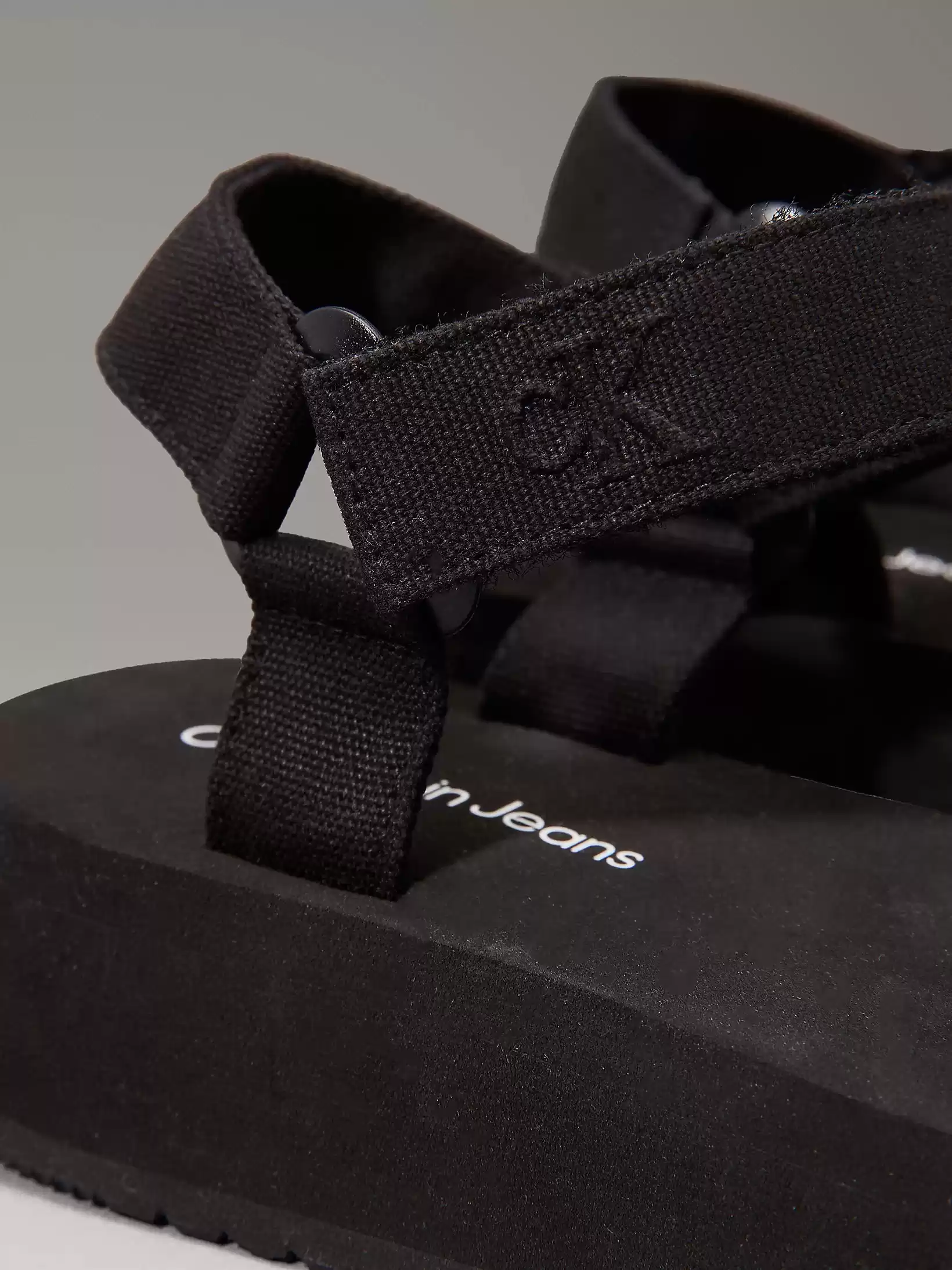 Calvin Klein  Kadın  Siyah  Tuval Platform Sandalet