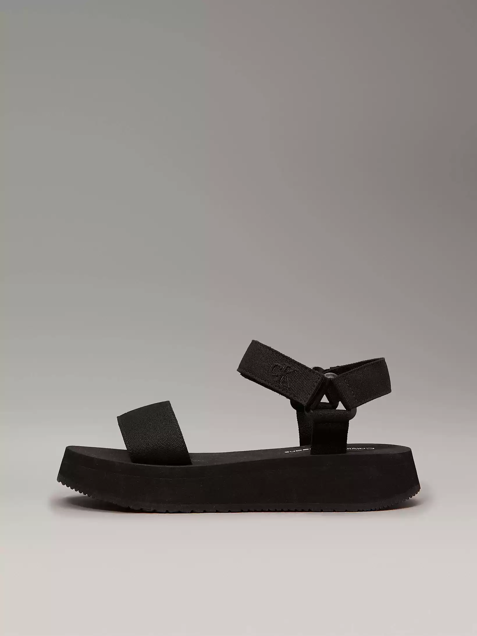 Calvin Klein  Kadın  Siyah  Tuval Platform Sandalet
