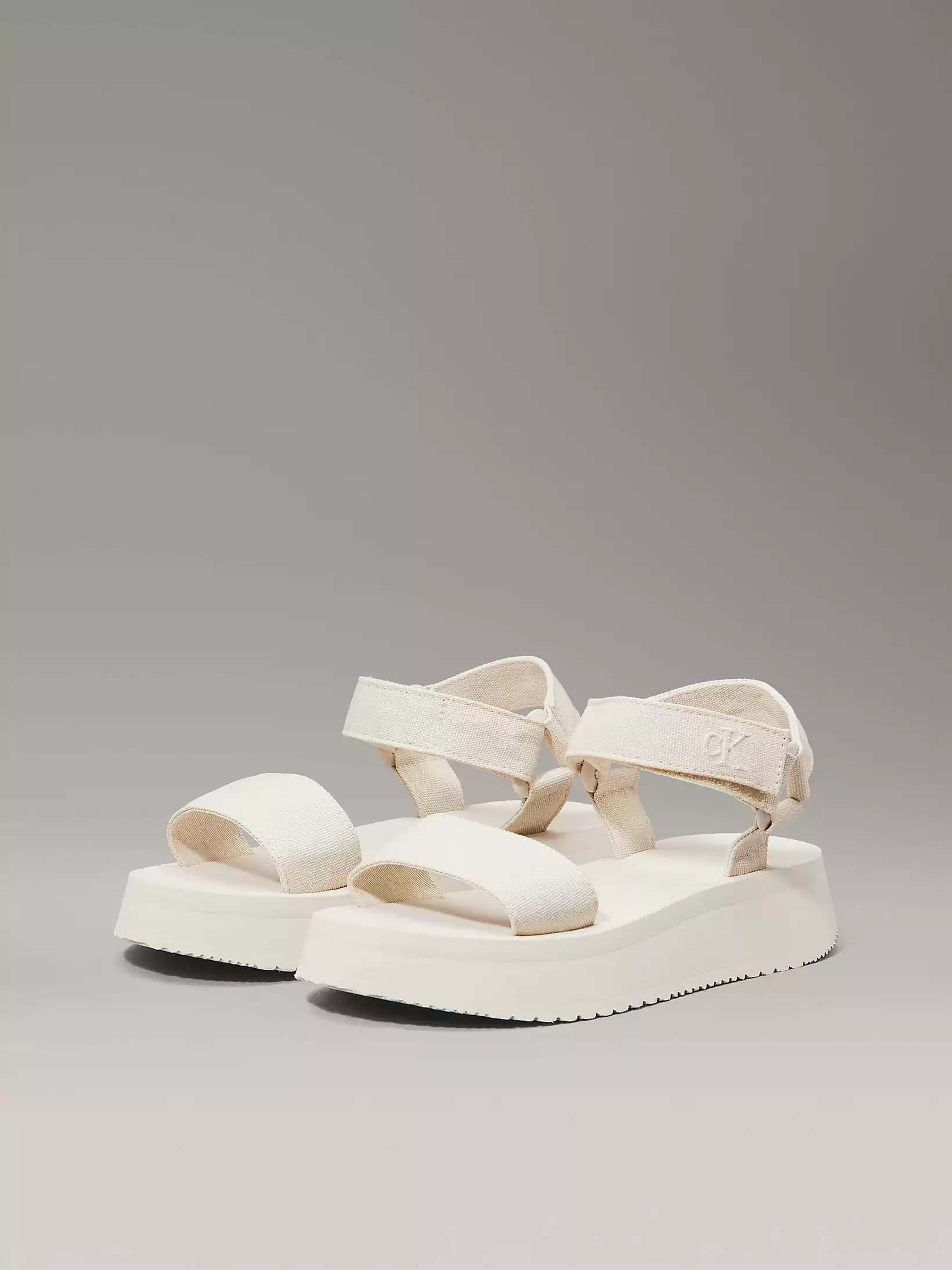 Calvin Klein Kadın  Bej  Tuval Platform Sandalet