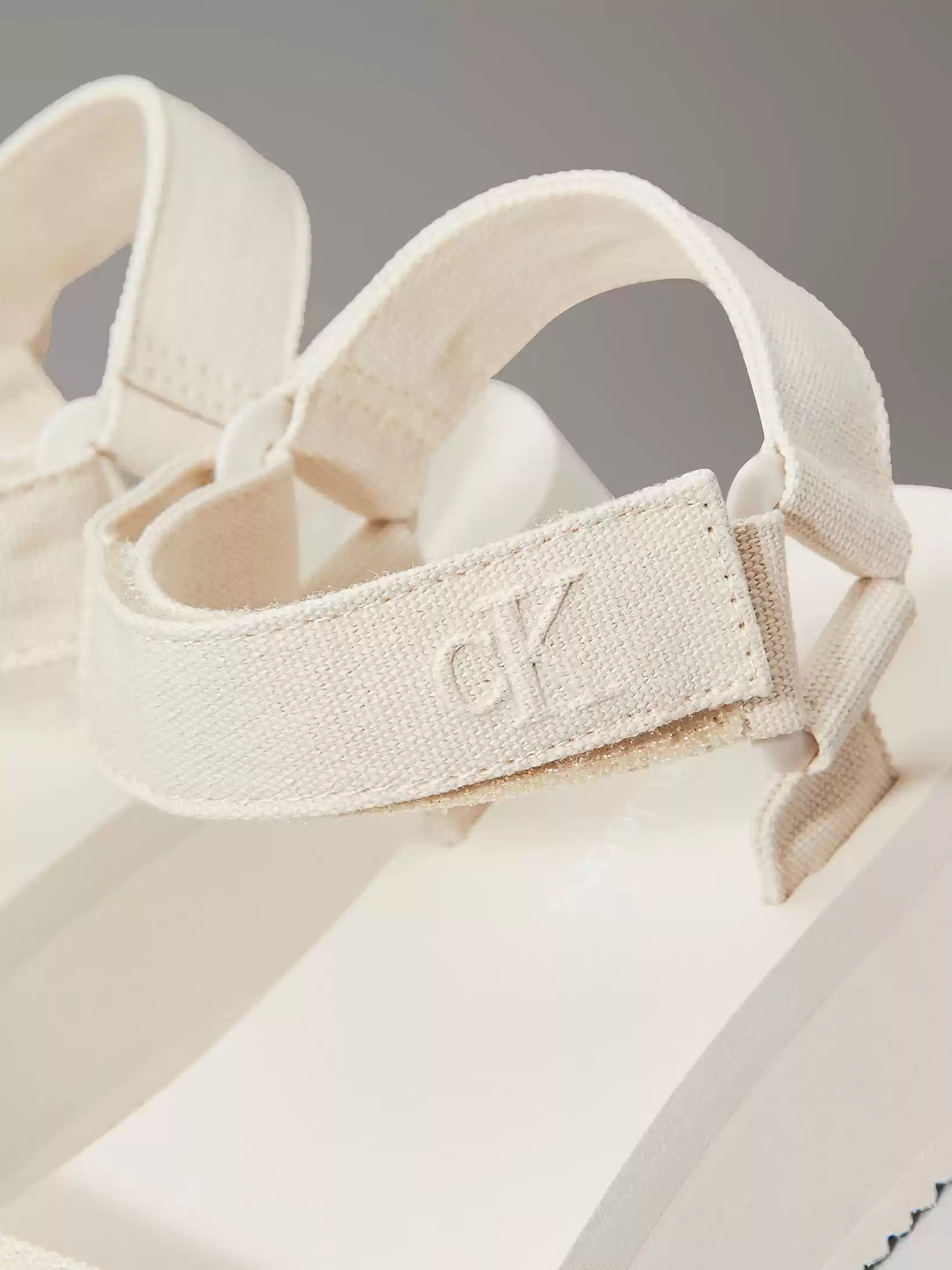 Calvin Klein Kadın  Bej  Tuval Platform Sandalet