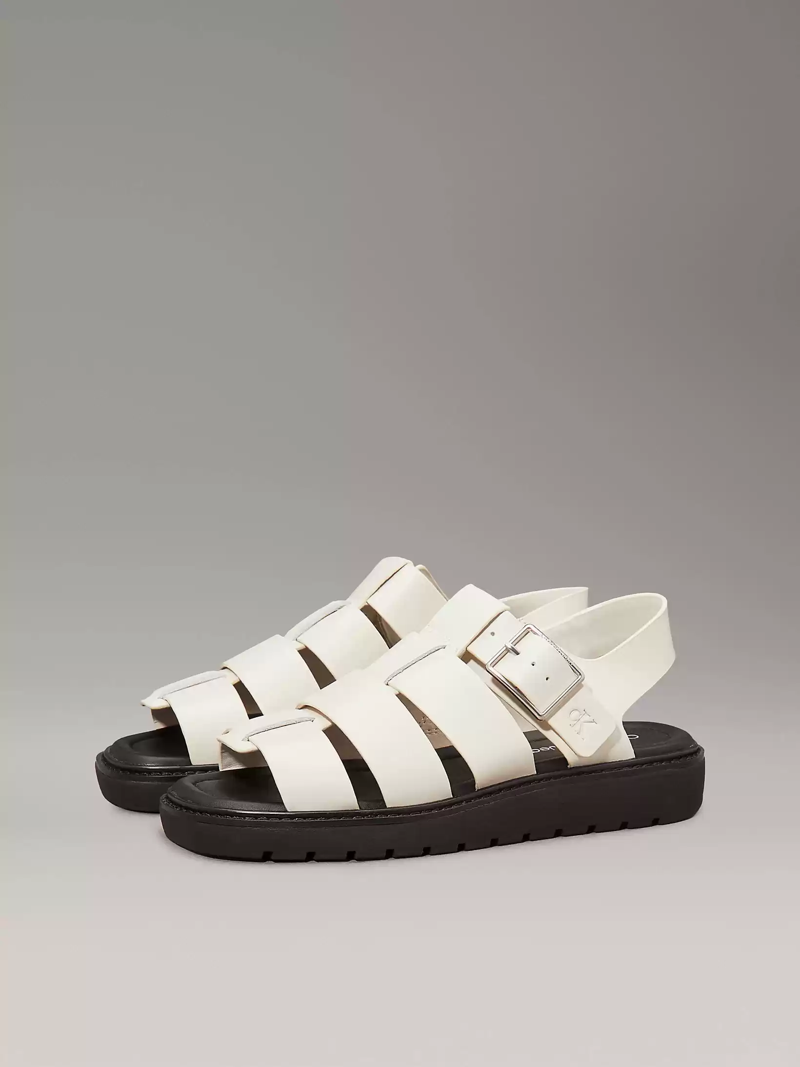 Calvin Klein Kadın Siyah-Beyaz  Deri Balıkçı Sandalet