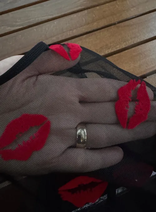 Öpücük Desenli Transparan Siyah Fantazi İç Giyim TM1385