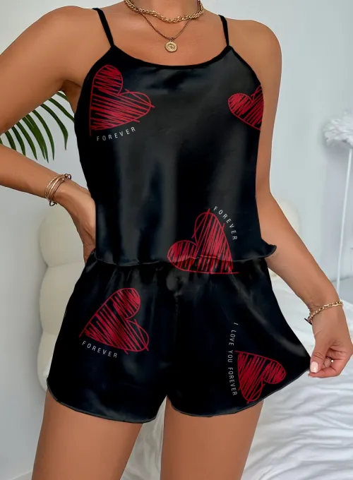 Büyük Kırmızı Kalp Desenli Siyah Saten Şortlu Gecelik Takım