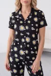 Siyah Papatya ve Kelebek Desenli Kısa Kollu Gömlek Yaka Milan Kumaş Kadın Pijama Takımı