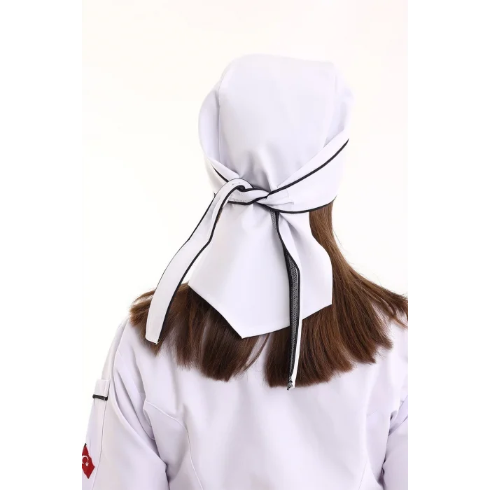 Kuyruklu Bone - Beyaz-Siyah