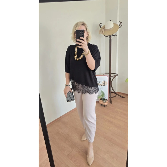 Lara Dantel Detaylı Bluz