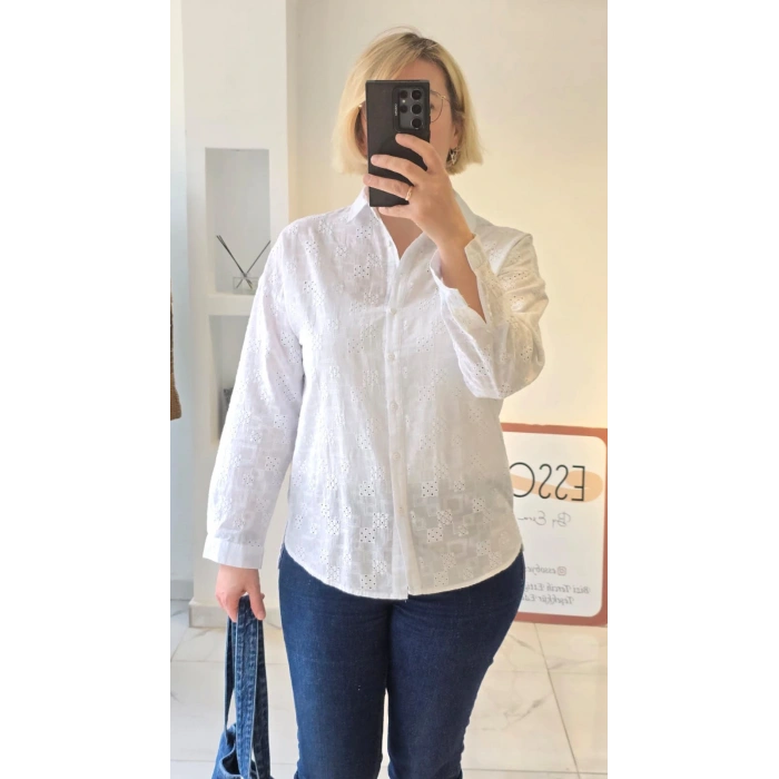 Beyaz Ajur İşlemeli Gömlek