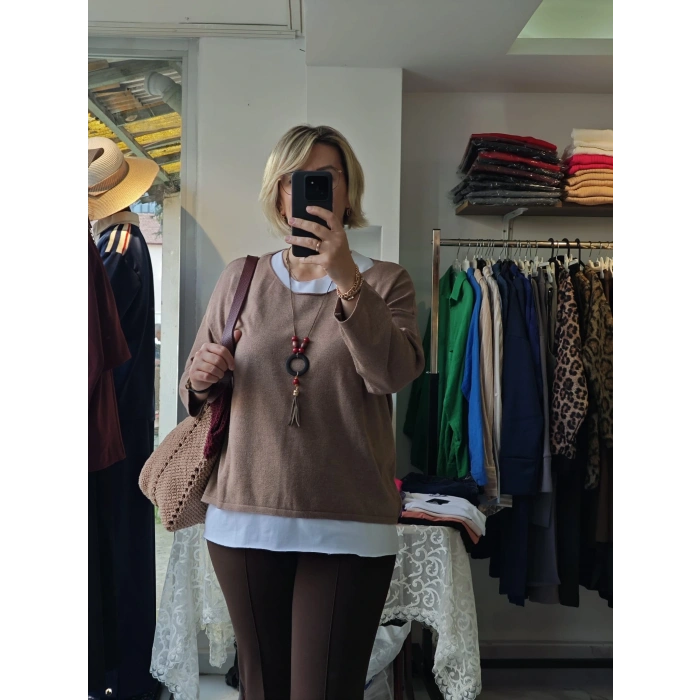 Beyaz Yakalı Katmanlı Triko