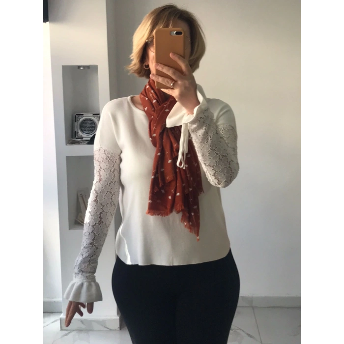 Dantel Kollu Beyaz Bluz
