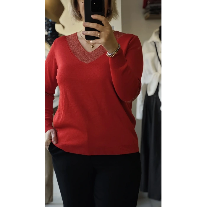 Detaylı V Yaka Kırmızı Triko