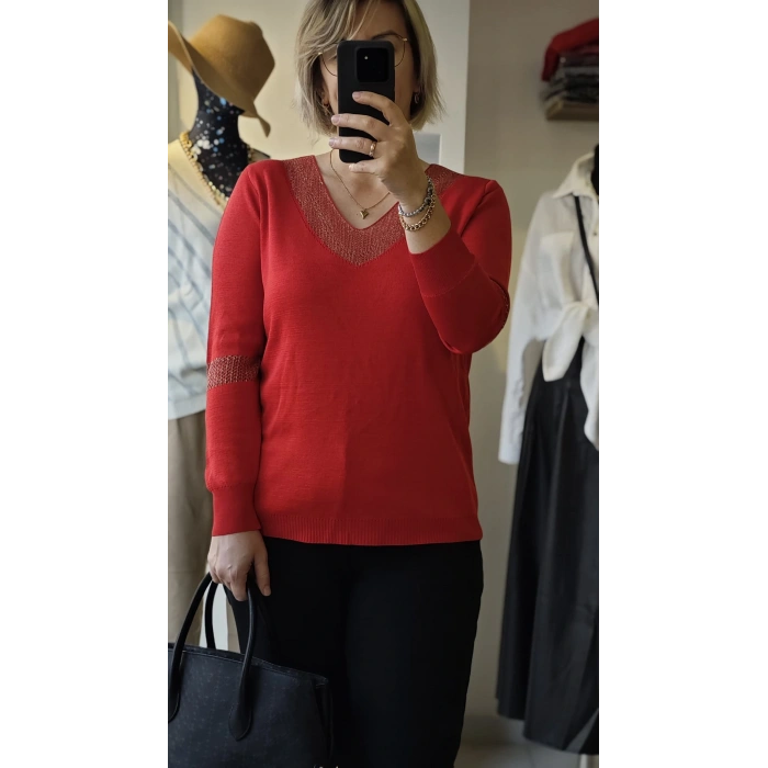 Detaylı V Yaka Kırmızı Triko