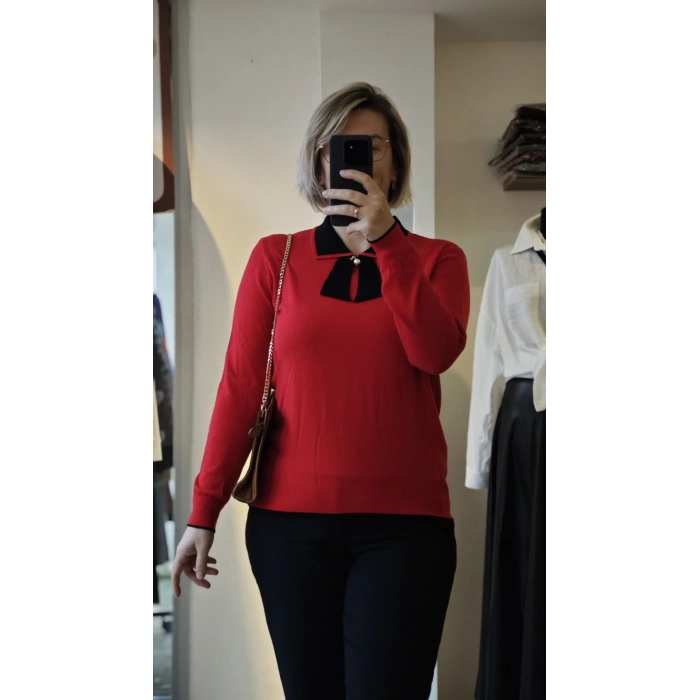 Fiyonk Detaylı Kırmızı Triko