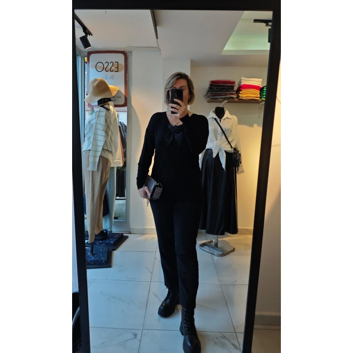 Fiyonk Detaylı Siyah Triko