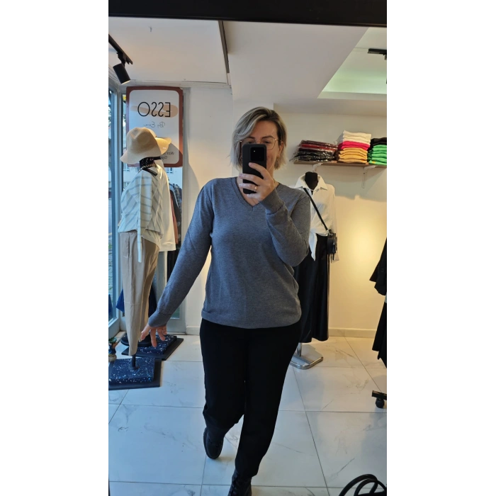 Gri V Yaka Günlük Triko