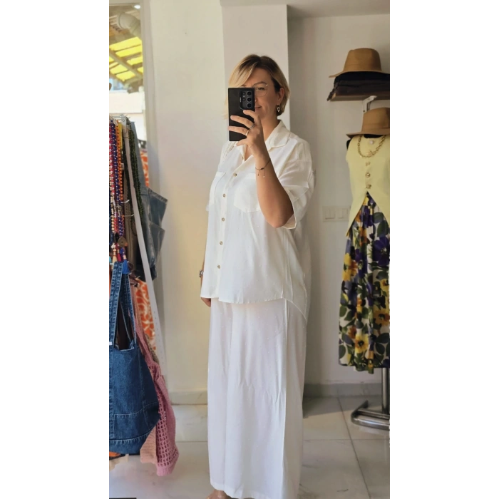 Kısa Kollu Beyaz Gömlek ve Pantolon Takımı