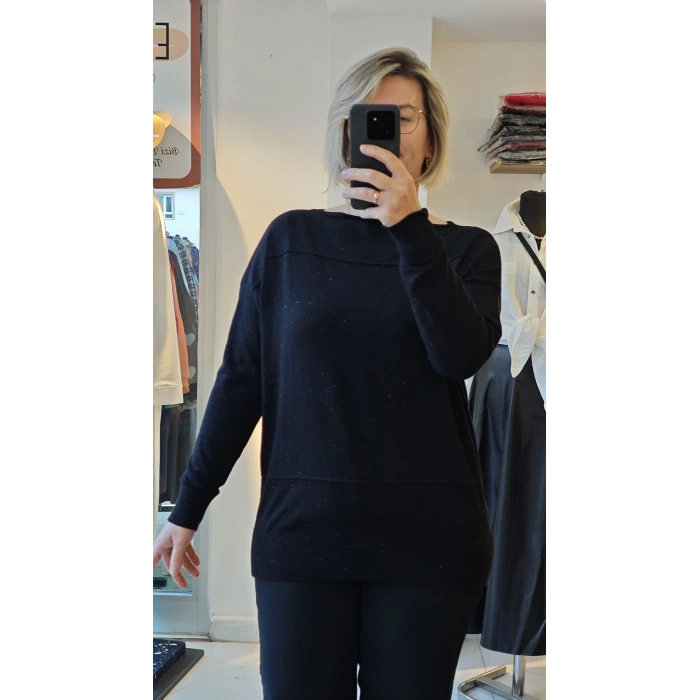 Klasik Siyah Rahat Bluz