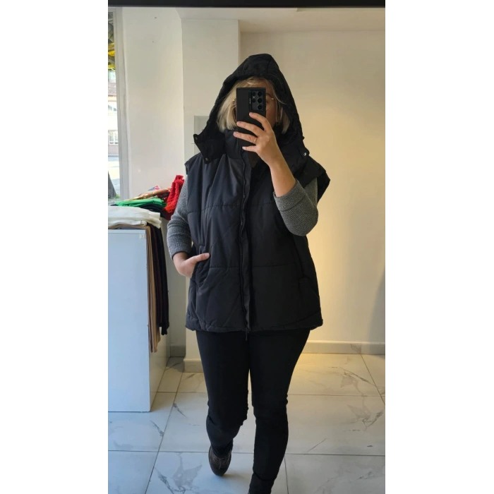 Siyah Kapüşonlu Şişme Yelek