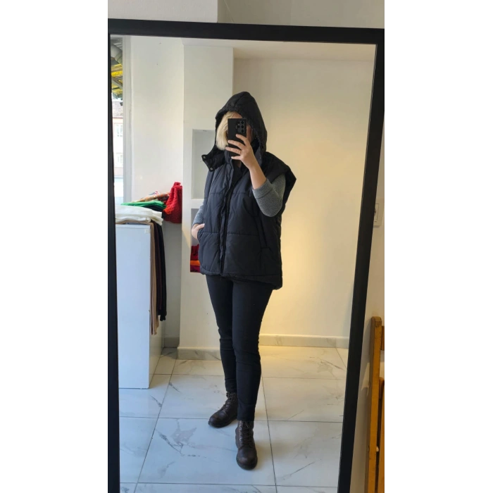 Siyah Kapüşonlu Şişme Yelek