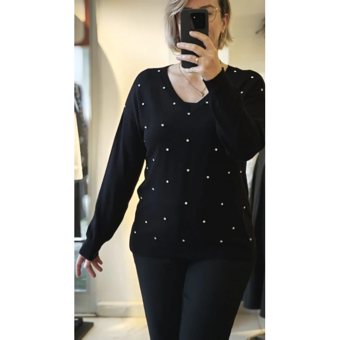 Siyah Nokta Taşlı V Yaka Kazak
