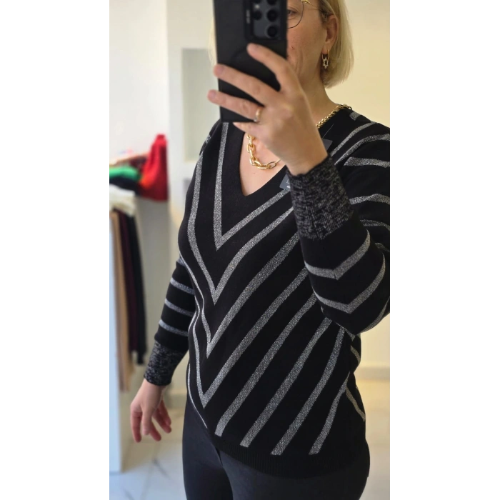 Siyah Simli Chevron Desenli Triko