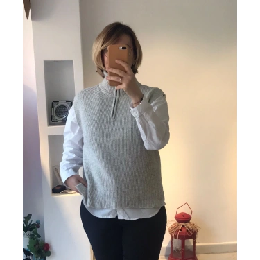 Fermuarlı Dik Yaka Triko Yelek