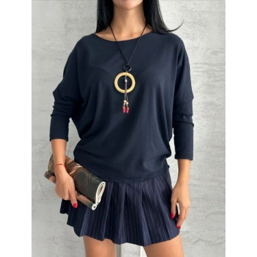 Kayık Yaka Basic Bluz