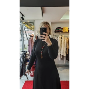 Önden yırtmaç detaylı Elbise Siyah