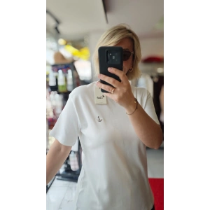Beyaz Kuş Nakışlı Minimalist Tişört