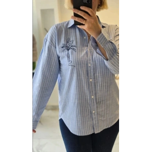 Çizgili Palmiye İşlemeli Gömlek