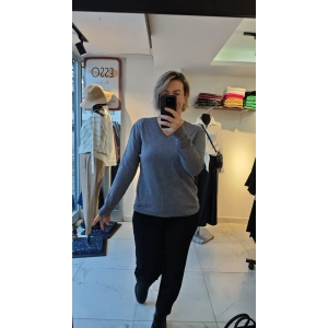 Gri V Yaka Günlük Triko