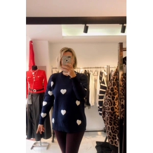 Kalp Desenli Lacivert Triko