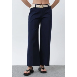 Kemerli Geniş Paça Lacivert Pantolon