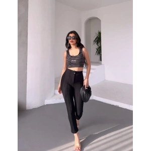 Ön Dikişli Dar Paça Pantolon