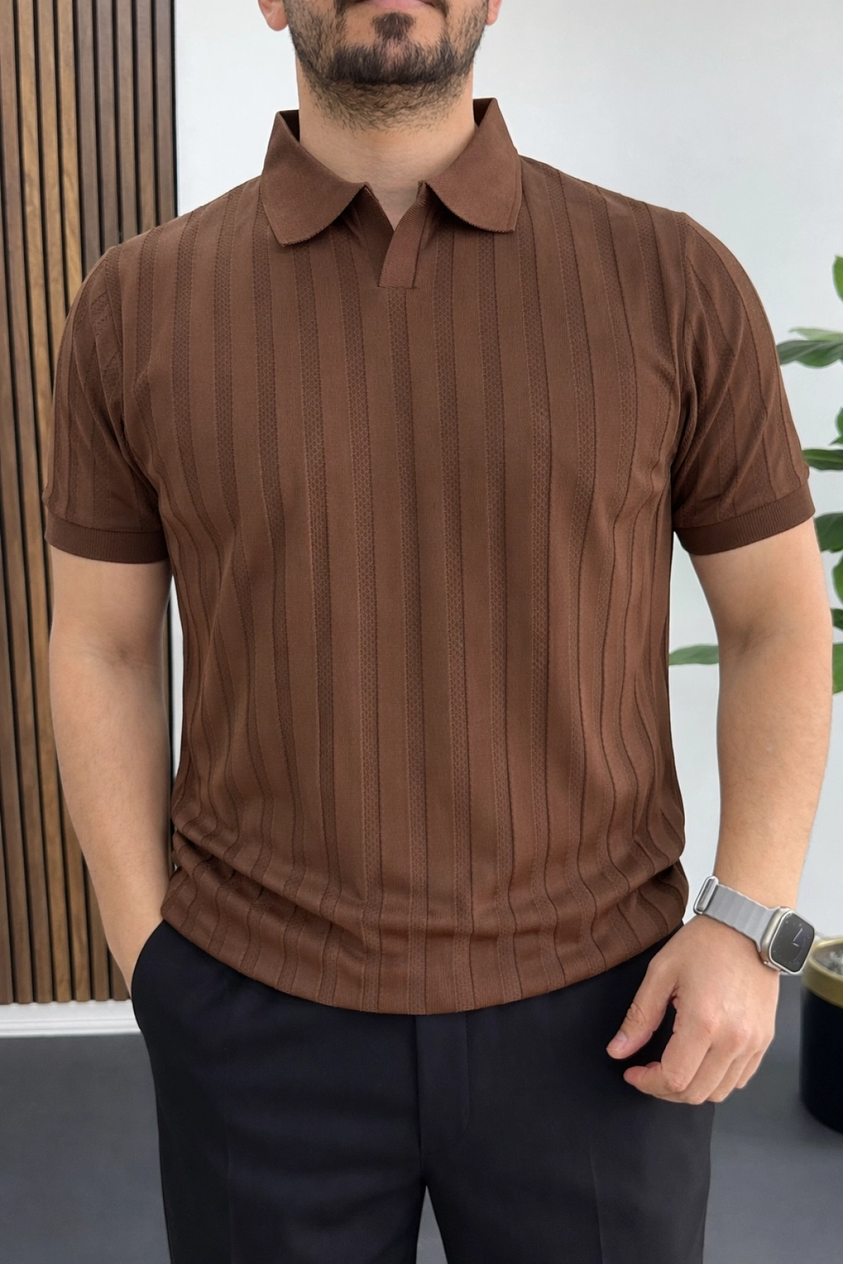 Erkek Açık Yaka Desenli Tişört Kahverengi Edw453