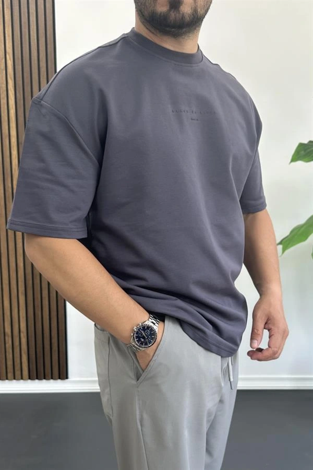Erkek Kabartmalı Sırt Baskılı Oversize Tişört Füme Edw390