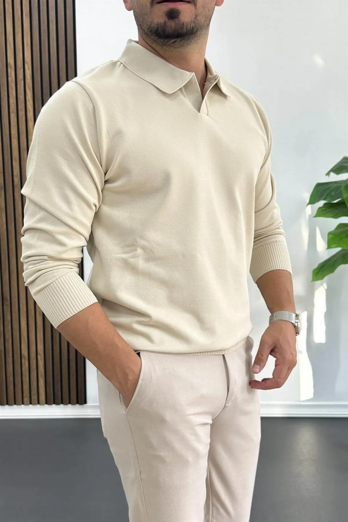 Erkek Açık Yaka Düz Desen Normal Kalıp Kazak Krem Edw423
