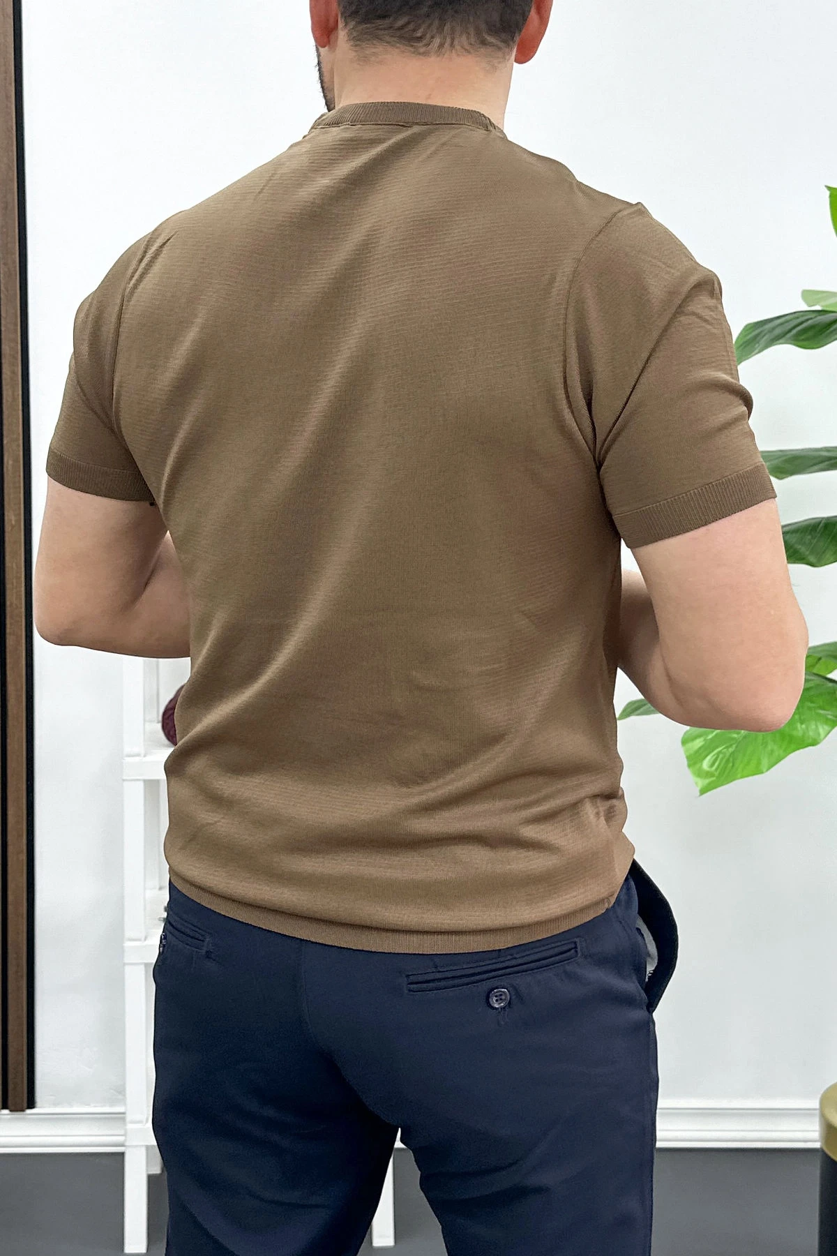 Erkek Düz Desen Bisiklet Yaka Tişört Açık Kahverengi Edw459