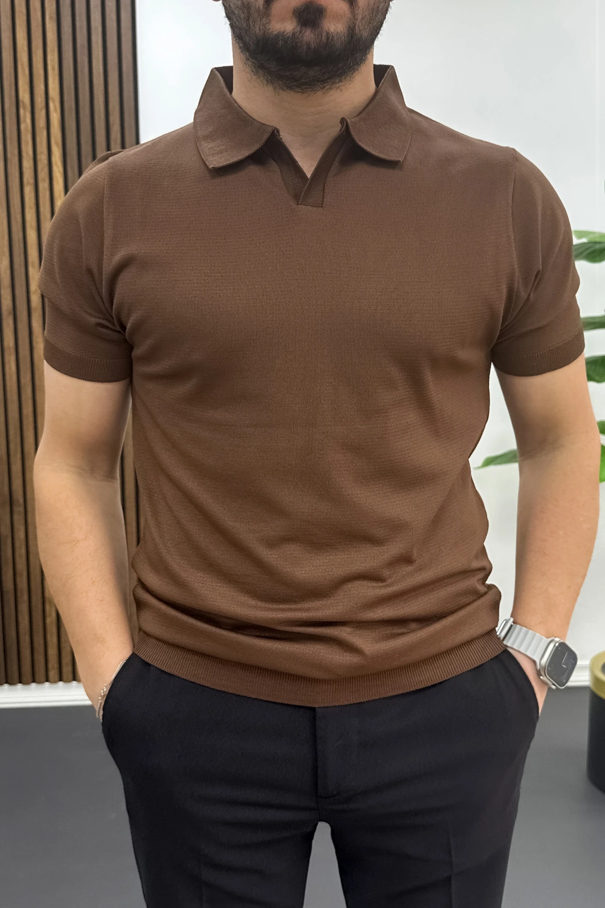 Erkek Açık Yaka Düz Tişört Kahverengi Edw461