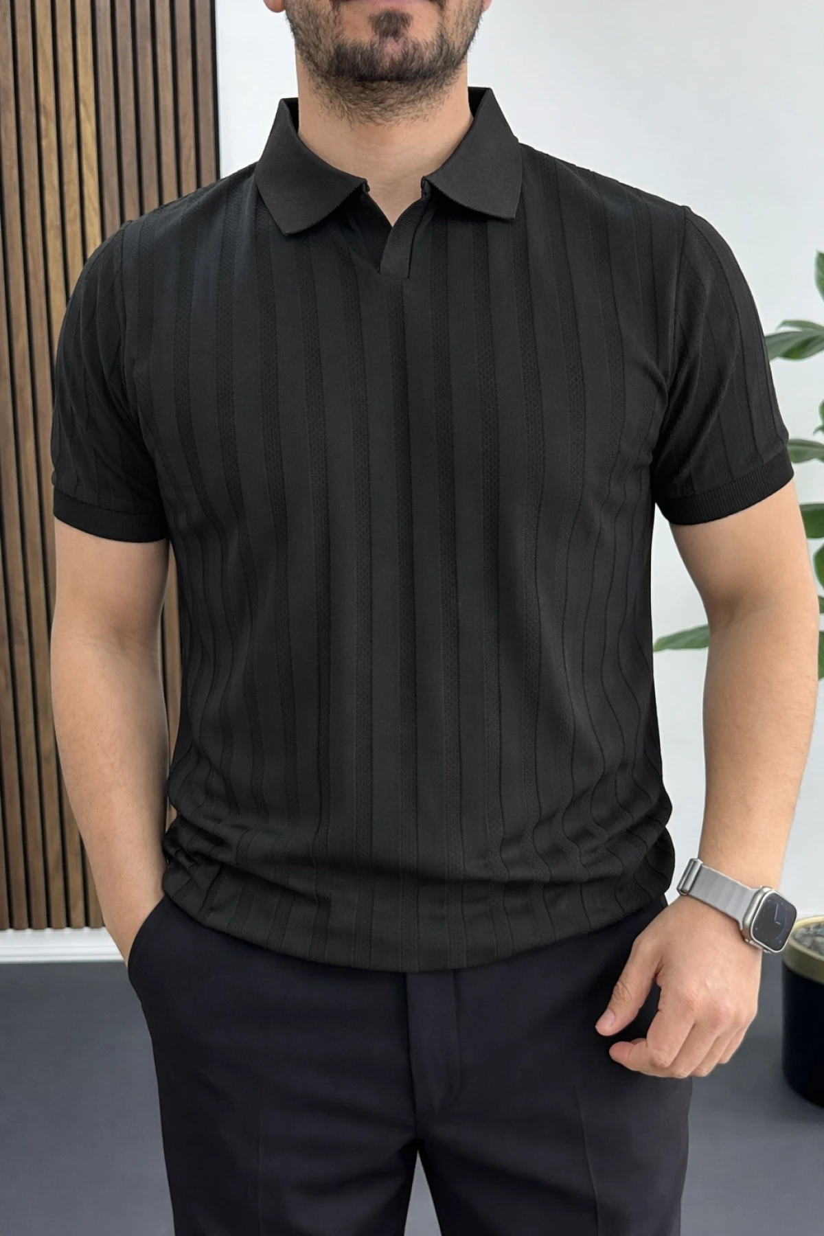 Erkek Açık Yaka Desenli Tişört Siyah Edw453