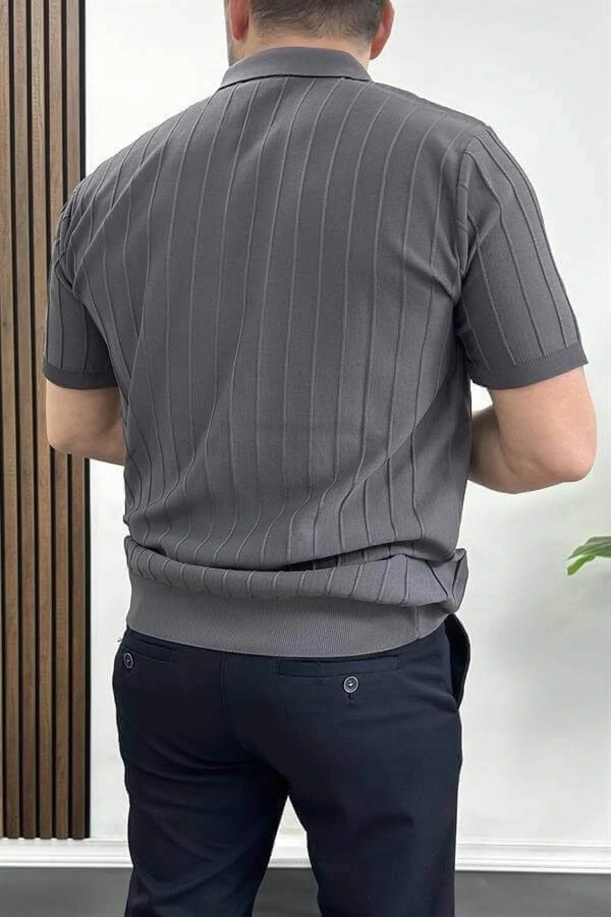 Erkek Açık Yaka Desenli Tişört Füme Edw238