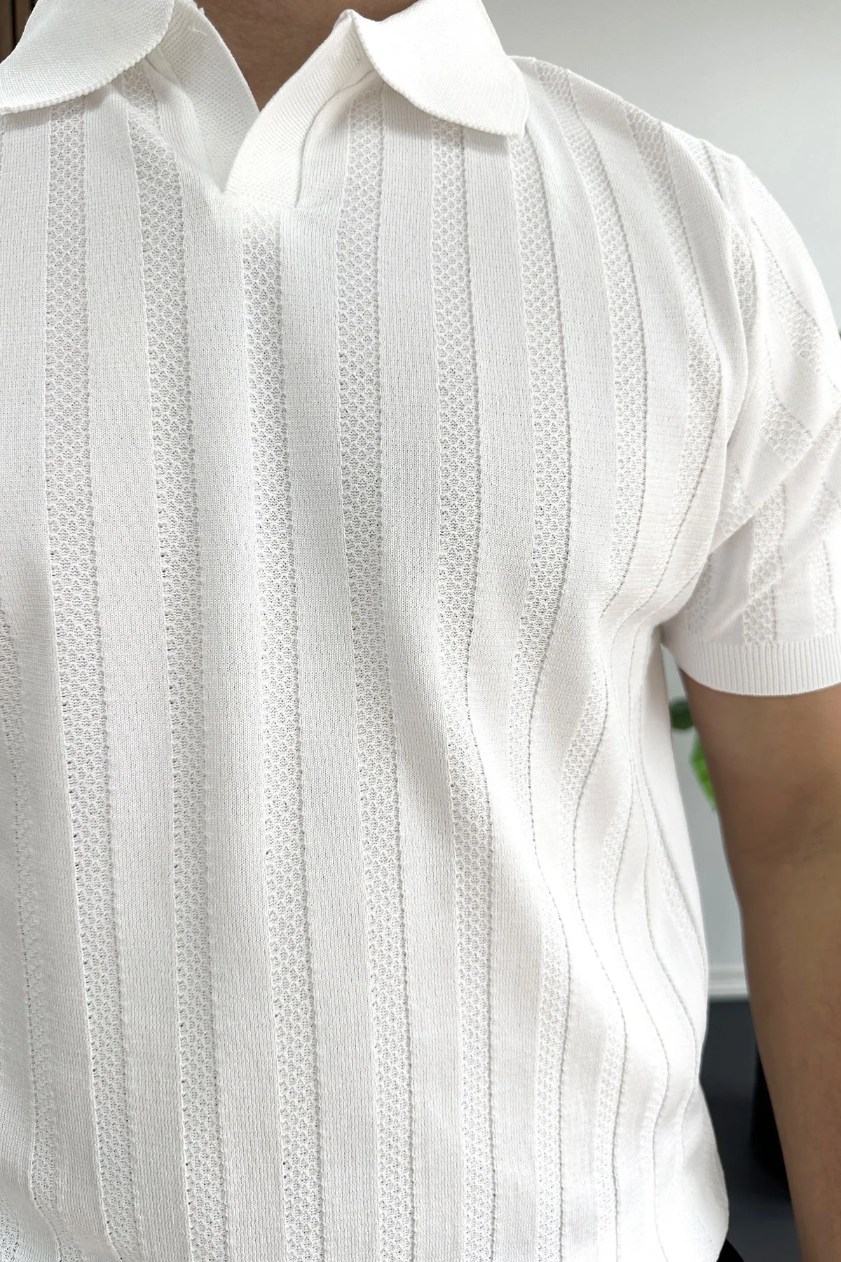 Erkek Açık Yaka Desenli Tişört Beyaz Edw453