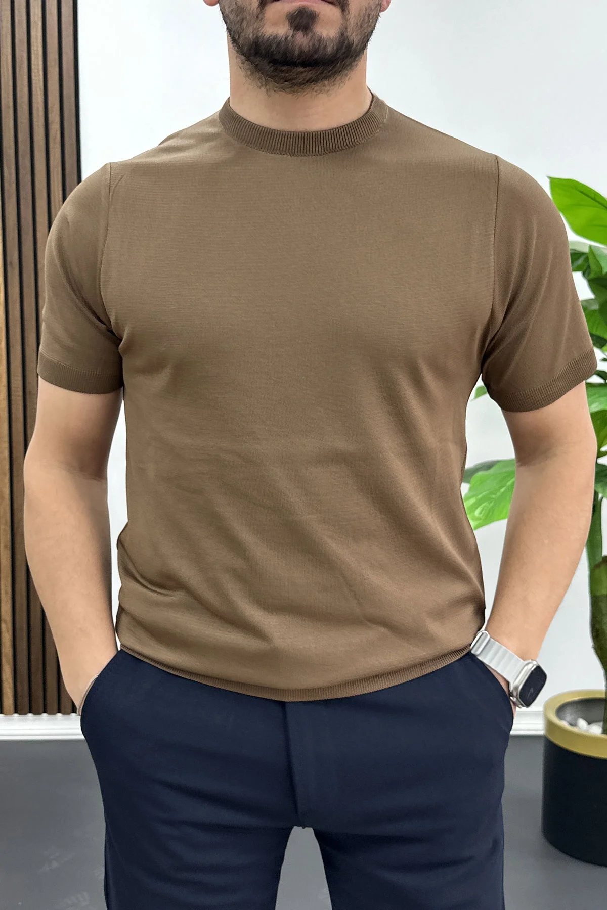 Erkek Düz Desen Bisiklet Yaka Tişört Açık Kahverengi Edw459