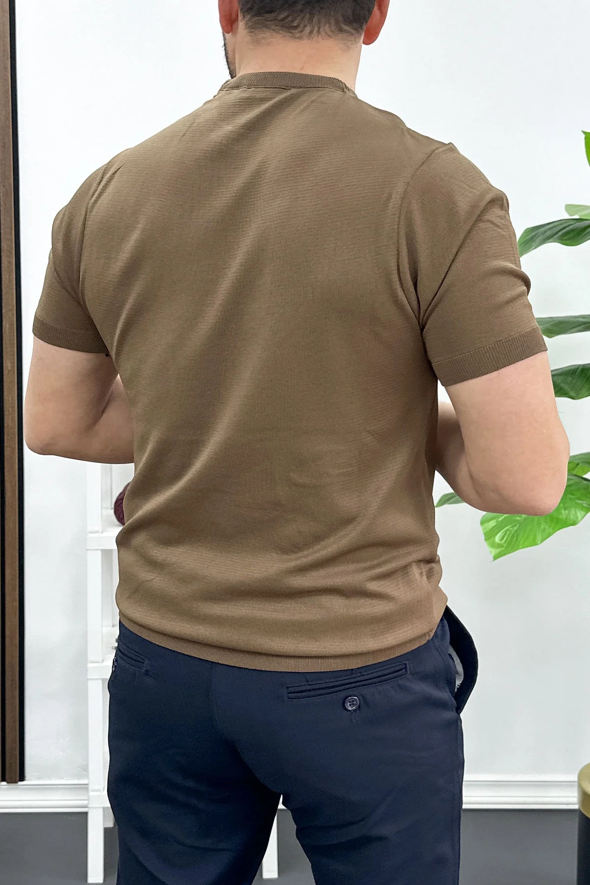 Erkek Düz Desen Bisiklet Yaka Tişört Açık Kahverengi Edw459