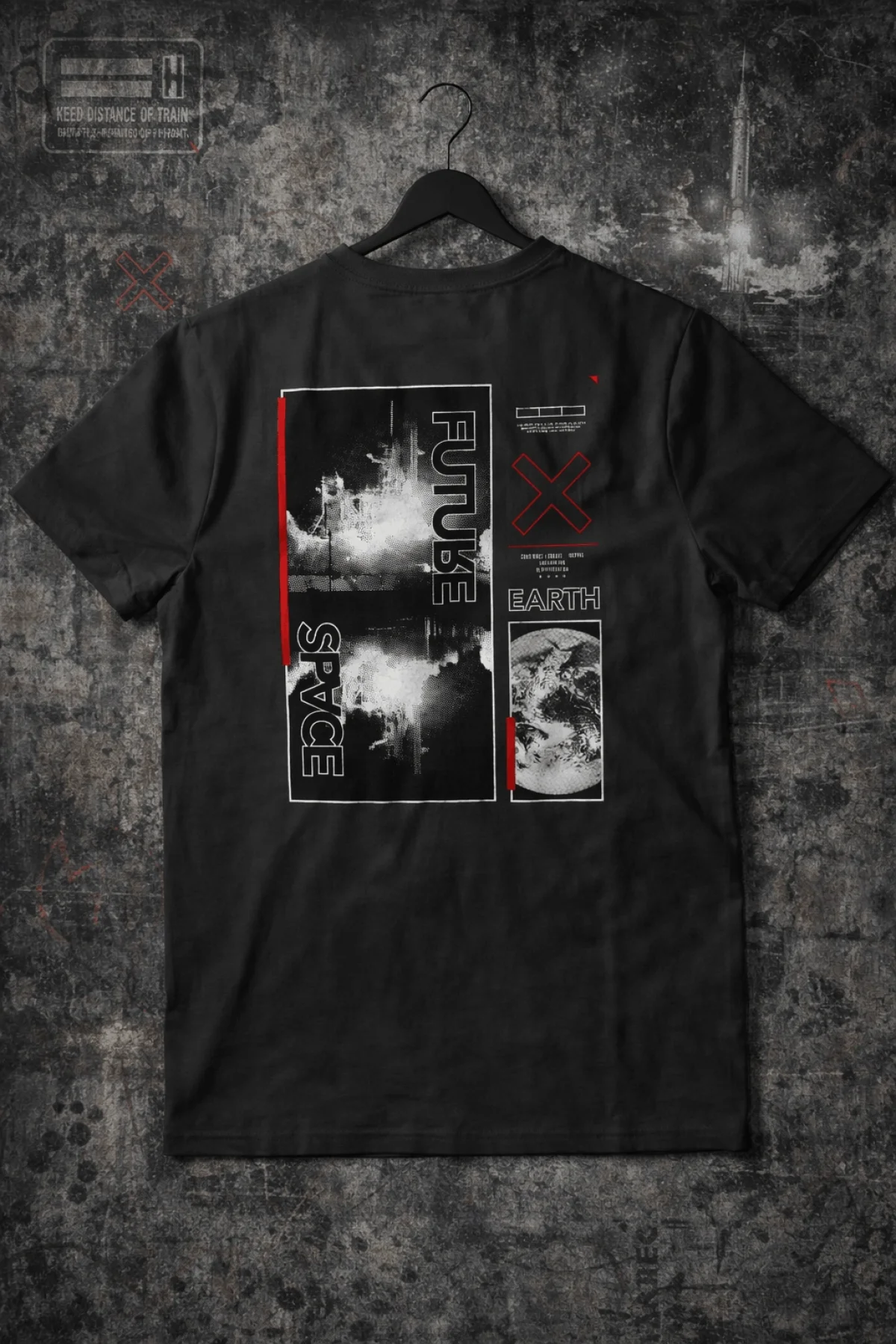 Future Space Sırt Baskılı Pamuklu Tişört Siyah Edw904