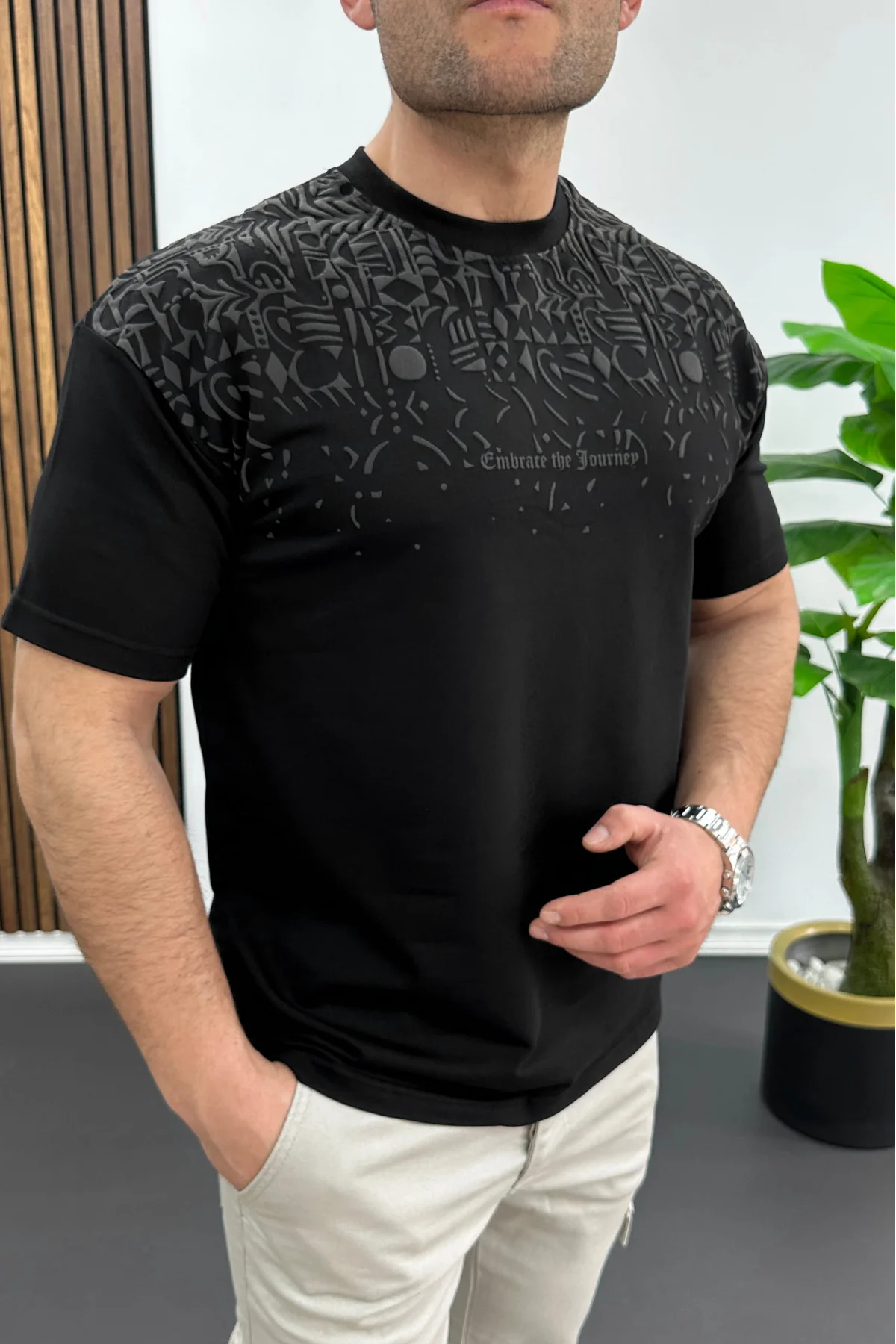 Erkek Kabartma Baskılı Tişört Siyah Edw489