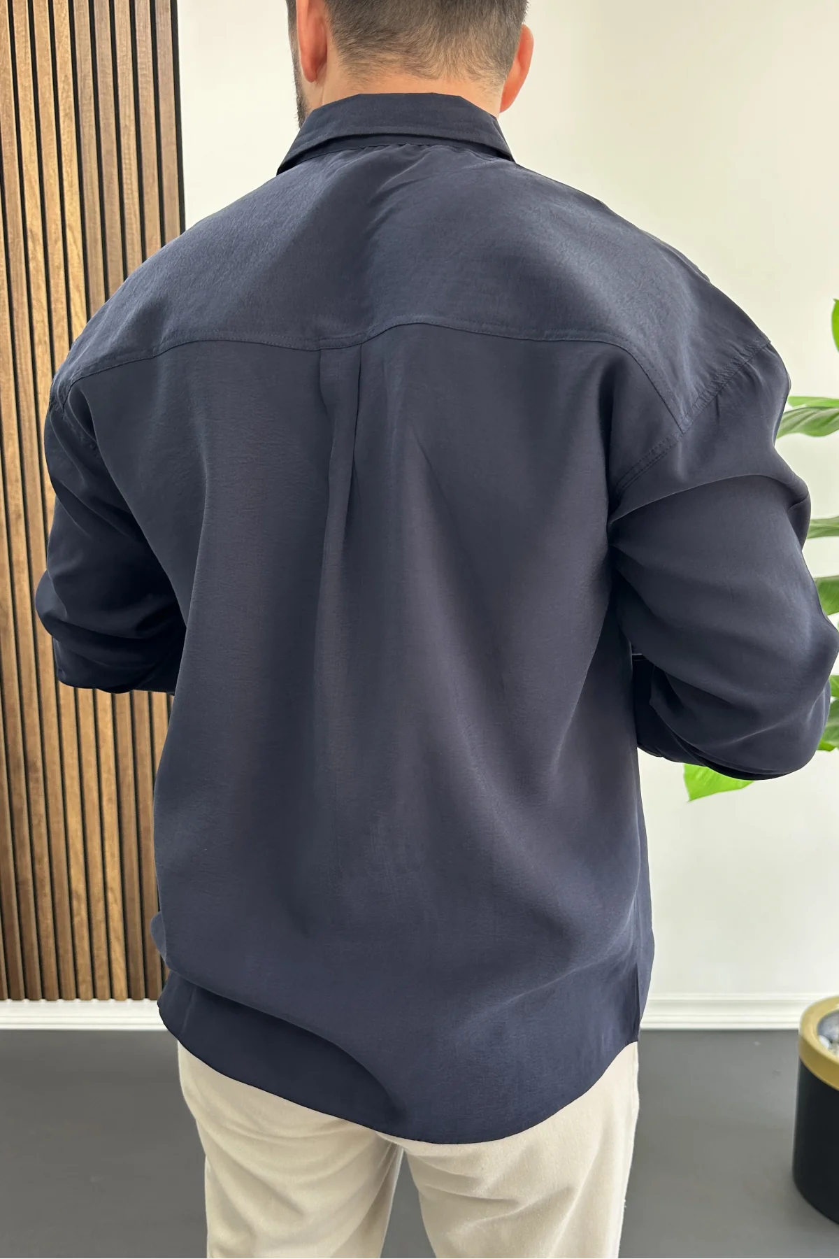 Erkek Rahat Kesim Nakış Detaylı Gömlek Lacivert Edw495