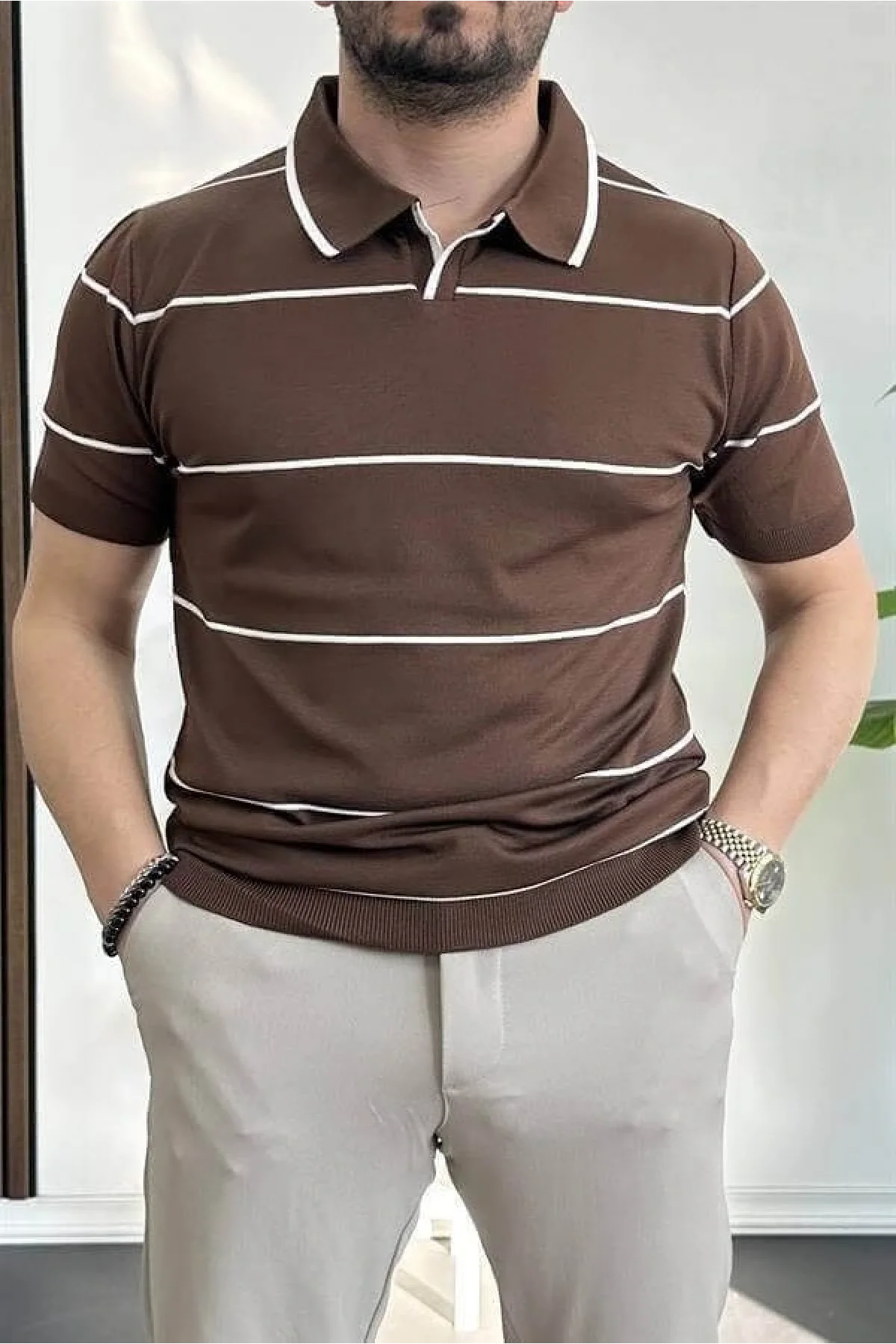 Erkek Açık Yaka Yan Çizgili Tişört Kahverengi Edw259