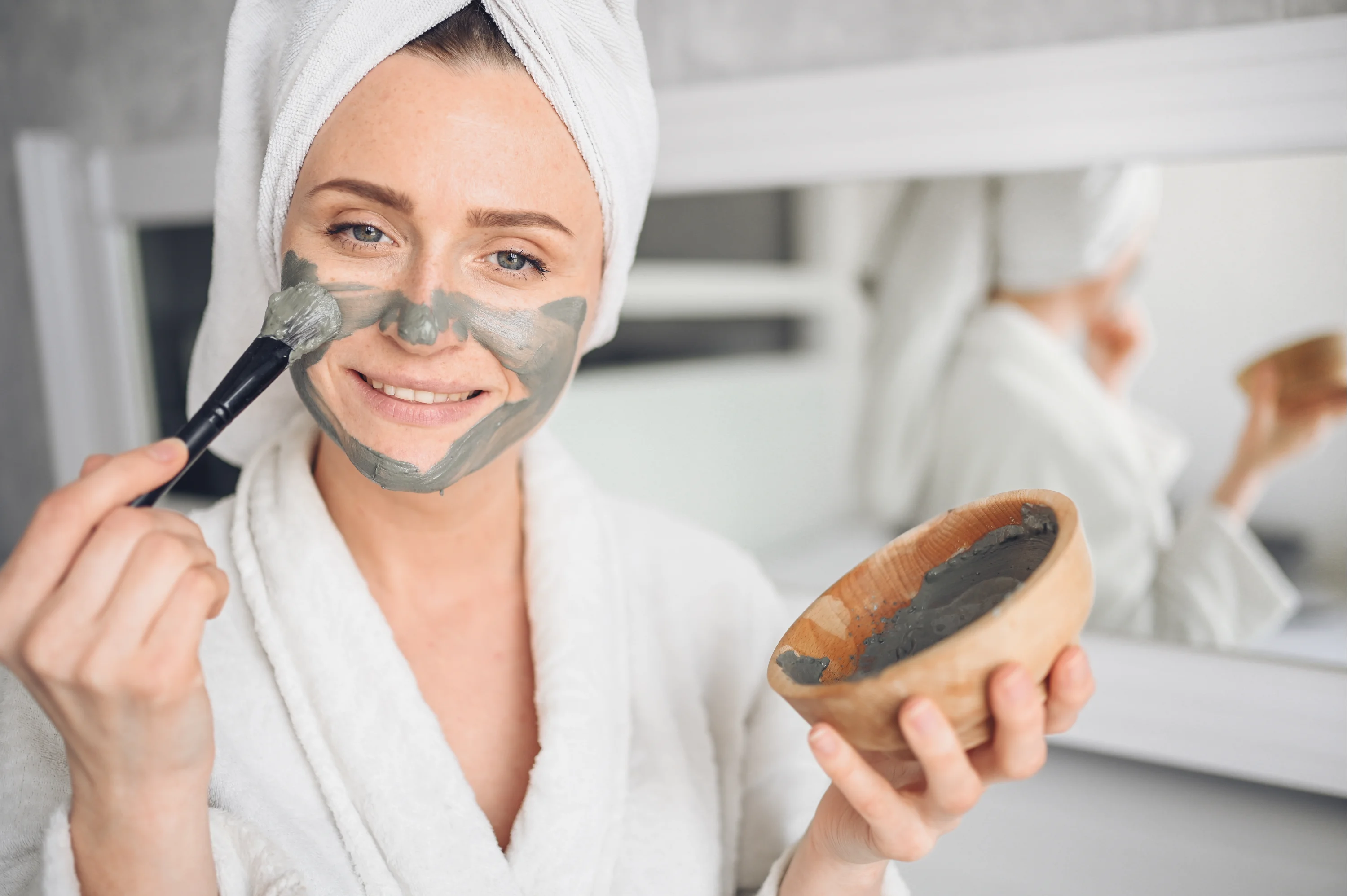 روش سریع برای مبارزه با لکه‌های سیاه: پاکسازی عمیق و سفت کردن منافذ پوست چرب!